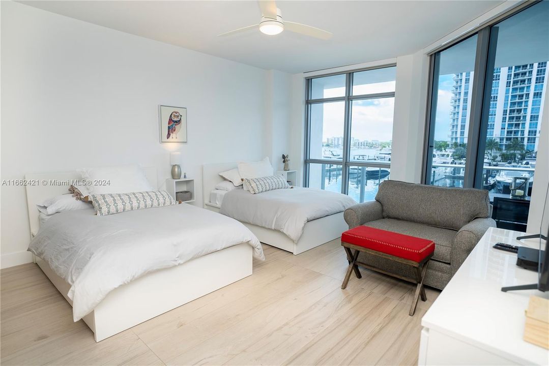 For Sale: $1,450,000 (2 beds, 2 baths, 1682 Square Feet)