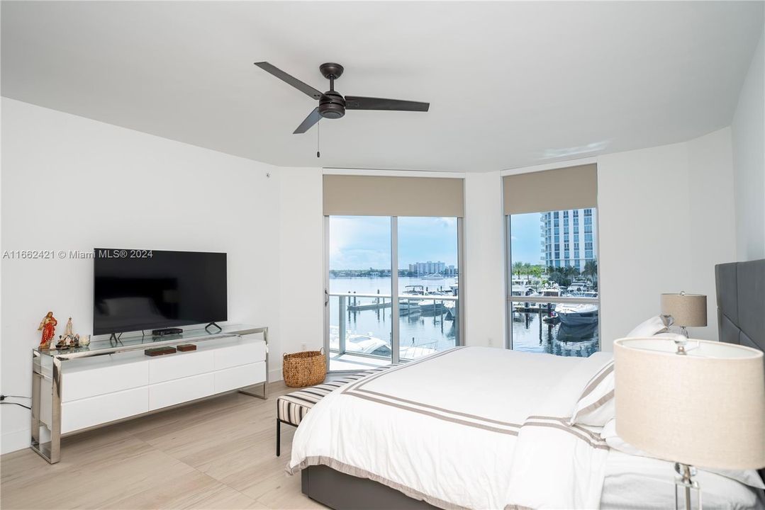 For Sale: $1,450,000 (2 beds, 2 baths, 1682 Square Feet)