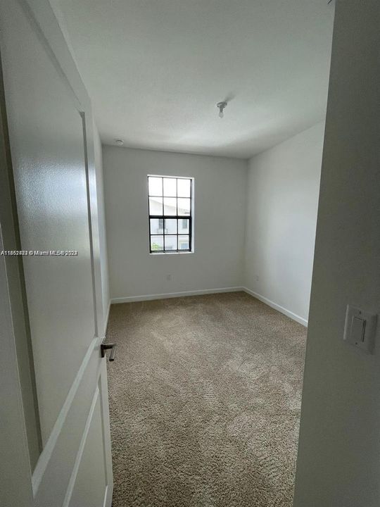 For Rent: $2,500 (3 beds, 2 baths, 1418 Square Feet)