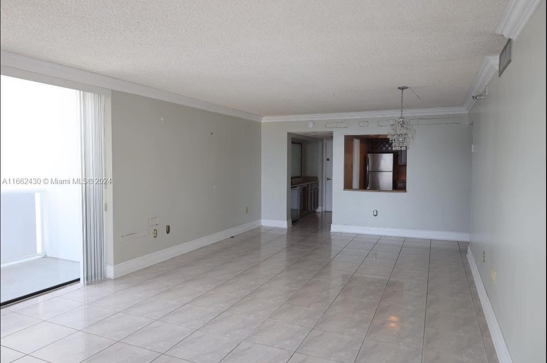 For Rent: $3,000 (2 beds, 2 baths, 1139 Square Feet)