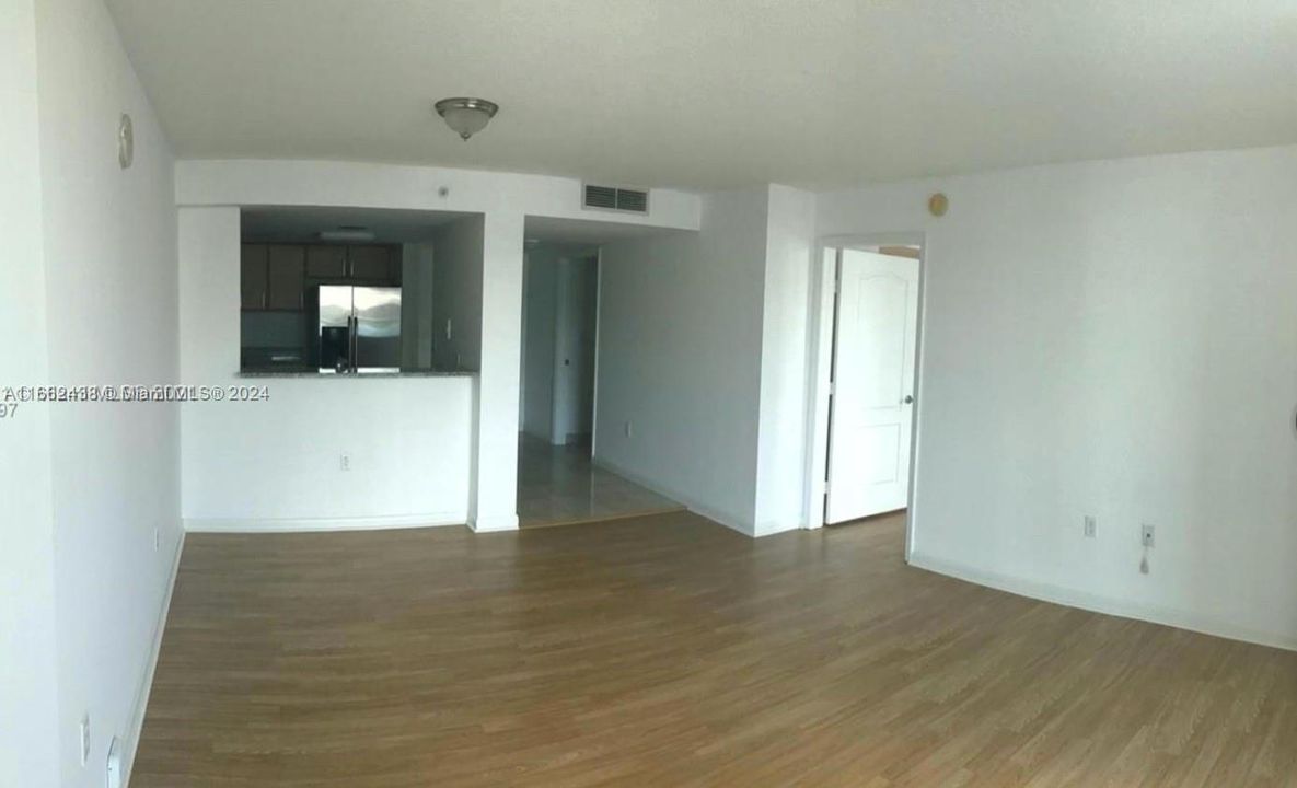 For Rent: $2,900 (1 beds, 1 baths, 791 Square Feet)