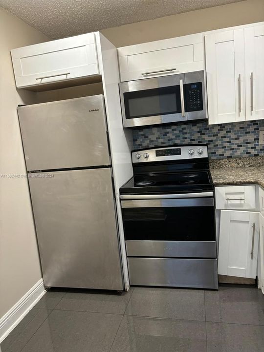 For Rent: $1,975 (2 beds, 2 baths, 1036 Square Feet)