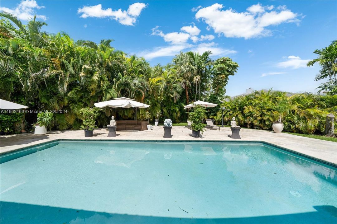 En Venta: $1,990,000 (5 camas, 4 baños, 4446 Pies cuadrados)