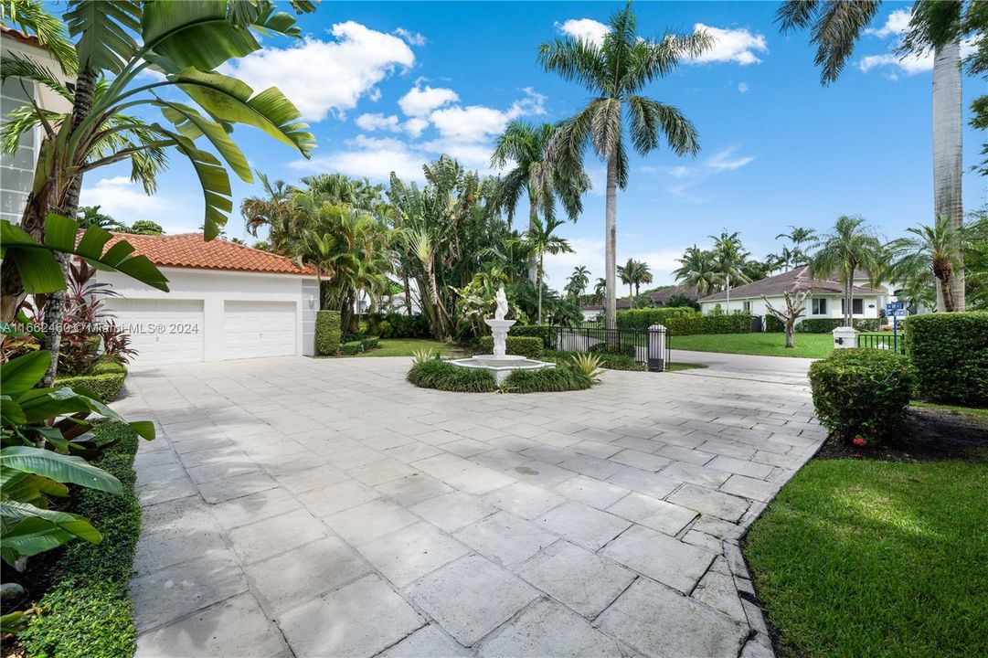 For Sale: $1,990,000 (5 beds, 4 baths, 4446 Square Feet)