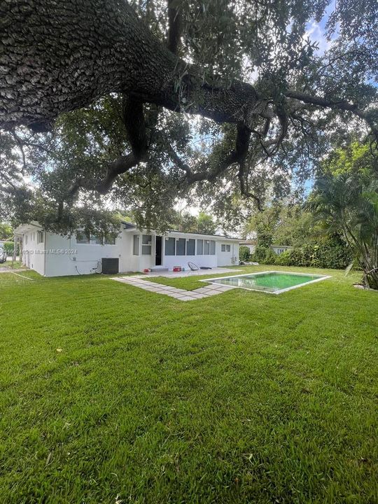 For Sale: $1,279,000 (3 beds, 3 baths, 2162 Square Feet)