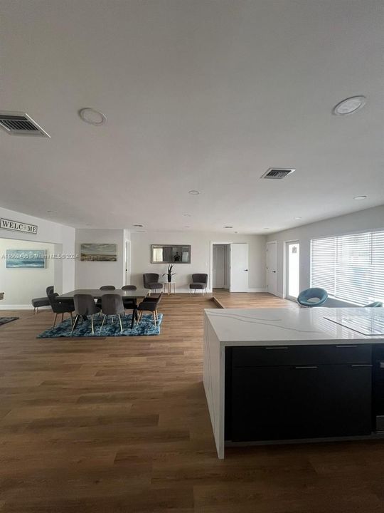 En Venta: $1,279,000 (3 camas, 3 baños, 2162 Pies cuadrados)