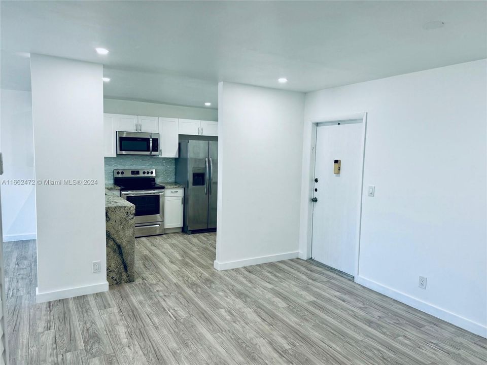 For Rent: $2,400 (2 beds, 2 baths, 1131 Square Feet)