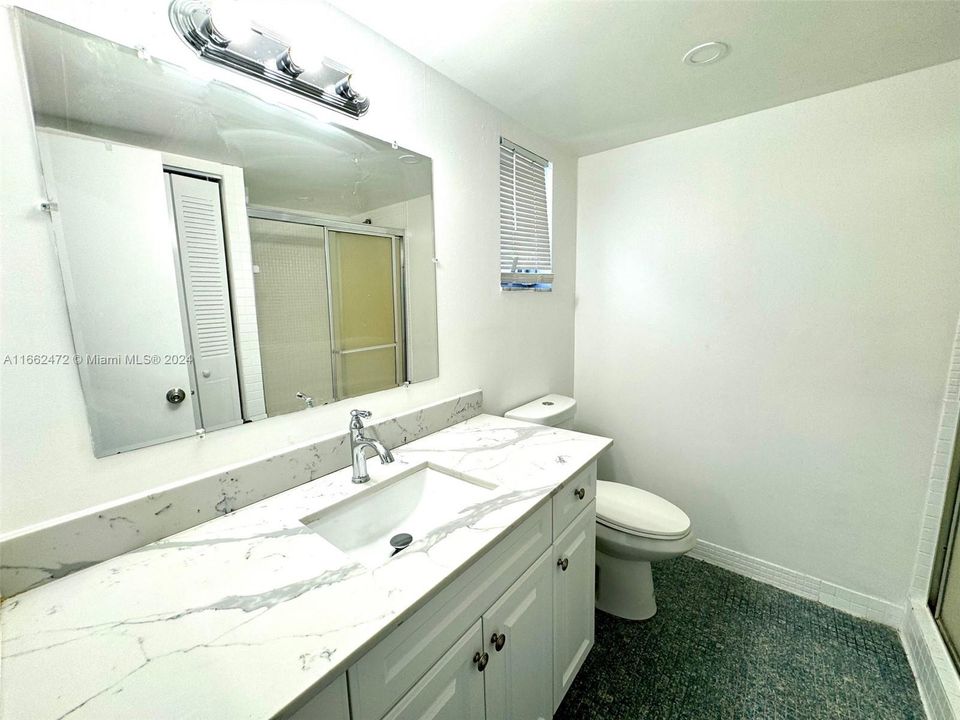 For Rent: $2,400 (2 beds, 2 baths, 1131 Square Feet)