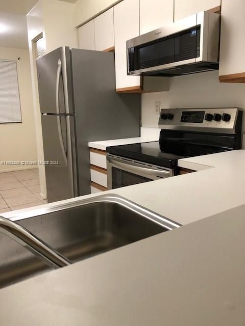 For Rent: $1,850 (1 beds, 1 baths, 805 Square Feet)