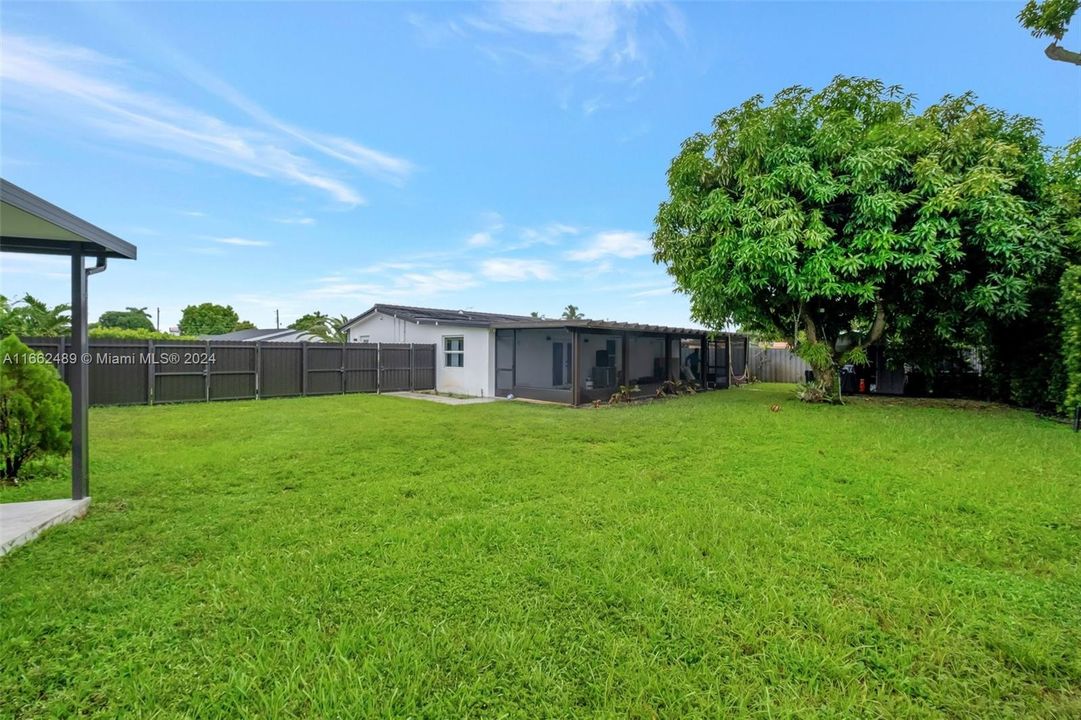 For Sale: $650,000 (4 beds, 2 baths, 1564 Square Feet)