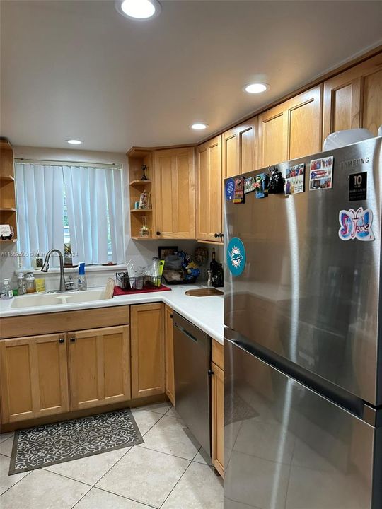 For Sale: $285,000 (2 beds, 1 baths, 1066 Square Feet)