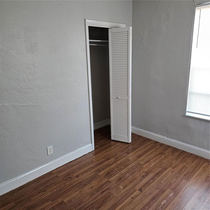 For Rent: $2,500 (3 beds, 2 baths, 975 Square Feet)