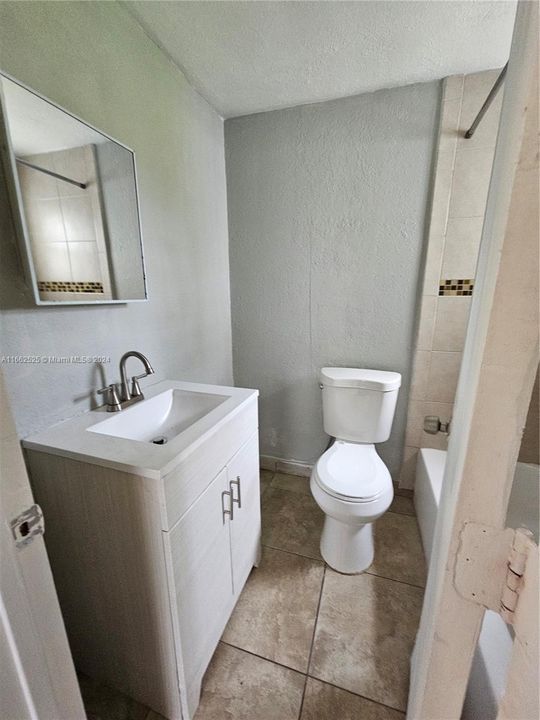 For Rent: $1,600 (1 beds, 1 baths, 916 Square Feet)