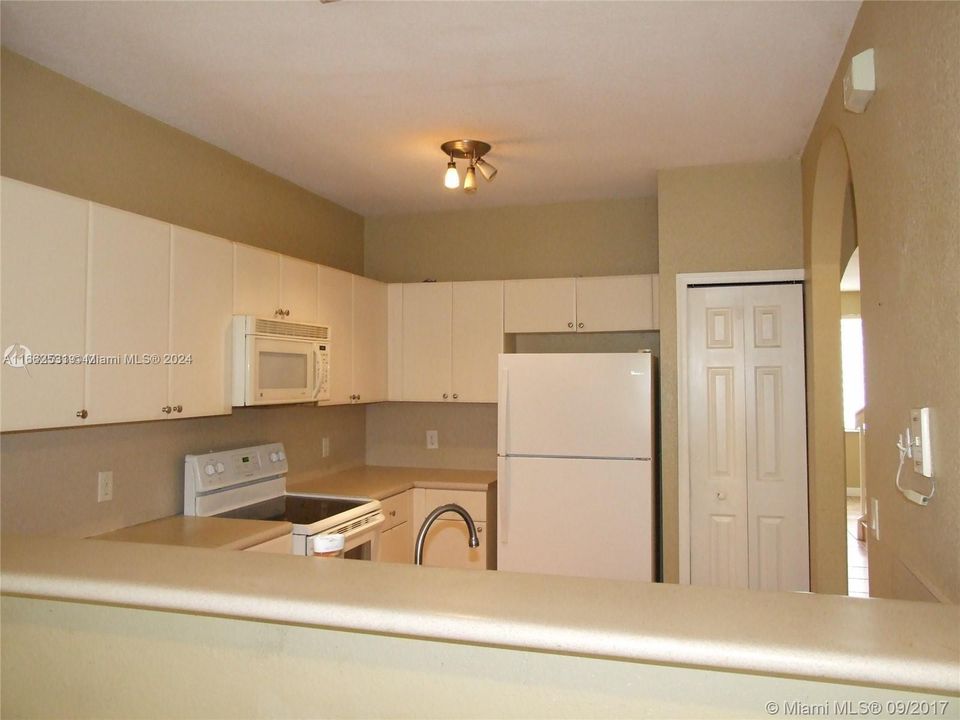 For Rent: $2,950 (3 beds, 2 baths, 1450 Square Feet)