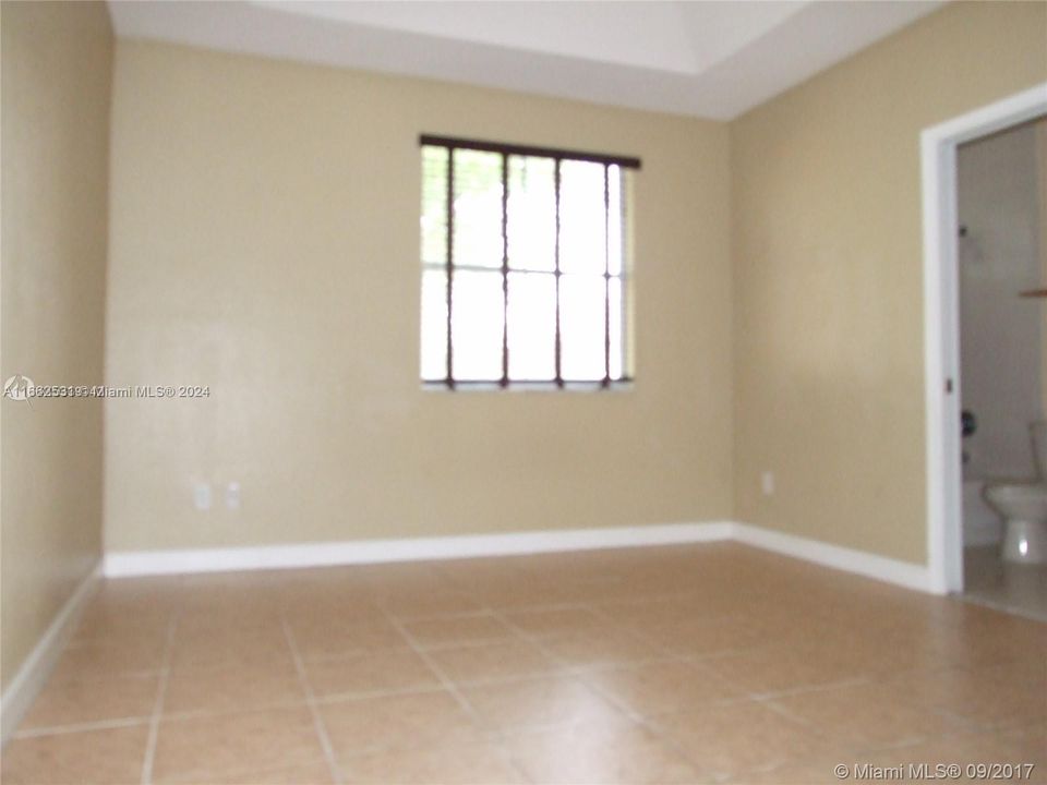 For Rent: $2,950 (3 beds, 2 baths, 1450 Square Feet)