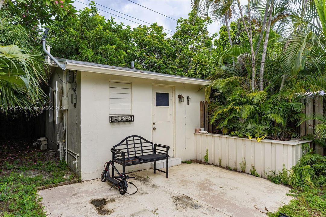 For Sale: $675,000 (3 beds, 2 baths, 1651 Square Feet)