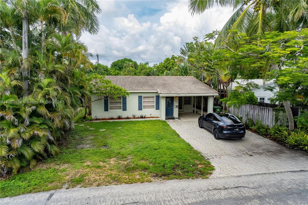 For Sale: $675,000 (3 beds, 2 baths, 1651 Square Feet)