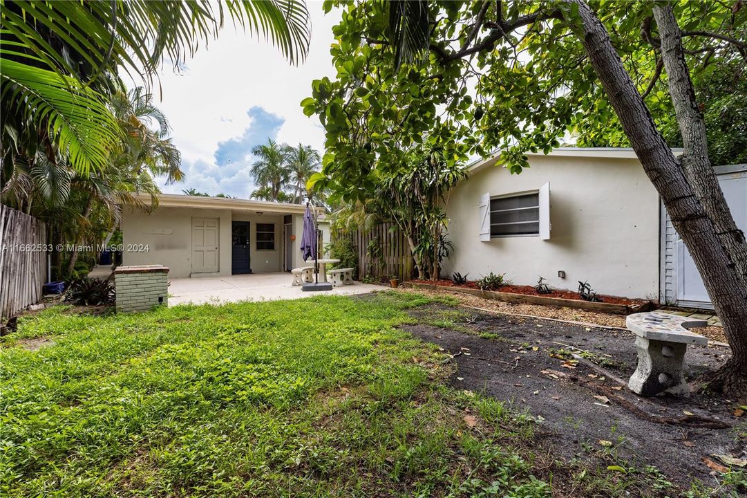 For Sale: $675,000 (3 beds, 2 baths, 1651 Square Feet)