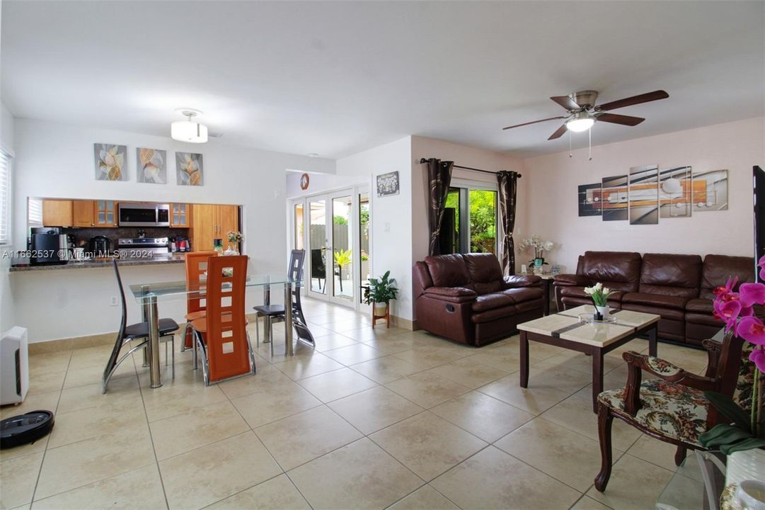 For Sale: $559,000 (3 beds, 2 baths, 1231 Square Feet)