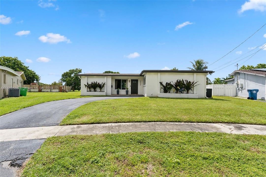 For Sale: $500,000 (2 beds, 2 baths, 1320 Square Feet)