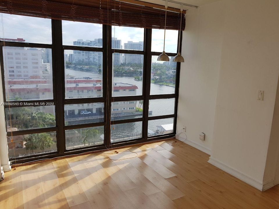 En Venta: $410,000 (2 camas, 2 baños, 1020 Pies cuadrados)