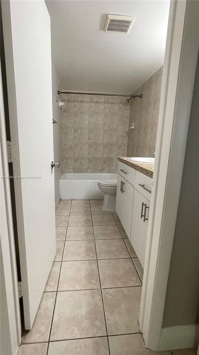 For Rent: $2,450 (2 beds, 2 baths, 1080 Square Feet)