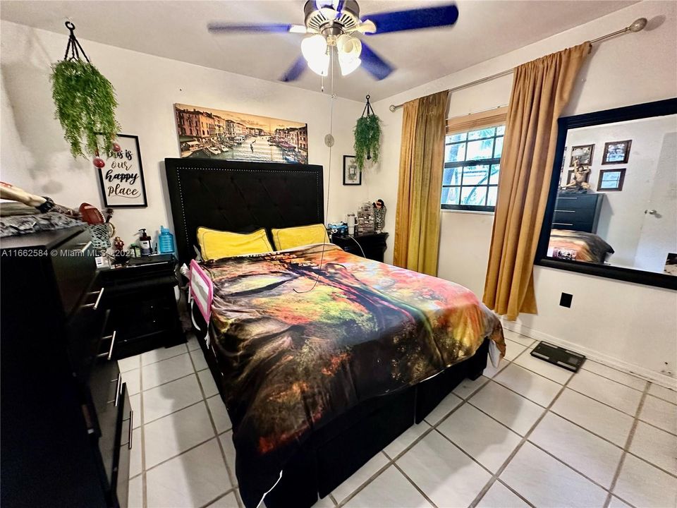 For Rent: $3,000 (3 beds, 1 baths, 1209 Square Feet)