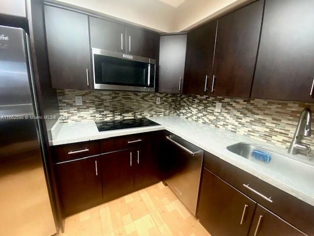 For Rent: $3,400 (2 beds, 2 baths, 1181 Square Feet)