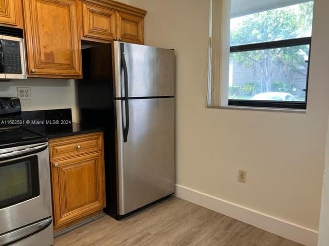 For Rent: $1,850 (1 beds, 1 baths, 744 Square Feet)