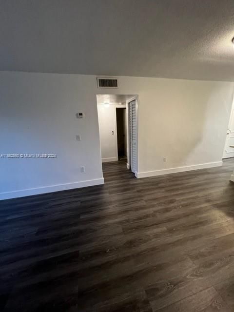 For Rent: $2,250 (2 beds, 1 baths, 692 Square Feet)