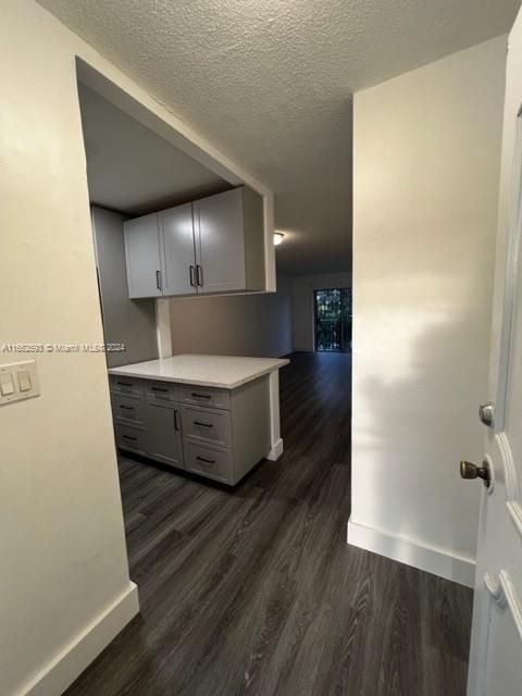 For Rent: $2,250 (2 beds, 1 baths, 692 Square Feet)