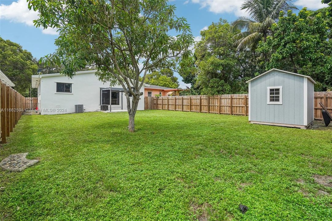 For Sale: $869,000 (3 beds, 2 baths, 1596 Square Feet)