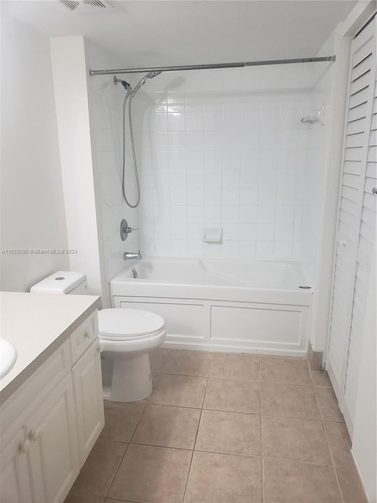 For Rent: $2,150 (1 beds, 1 baths, 816 Square Feet)