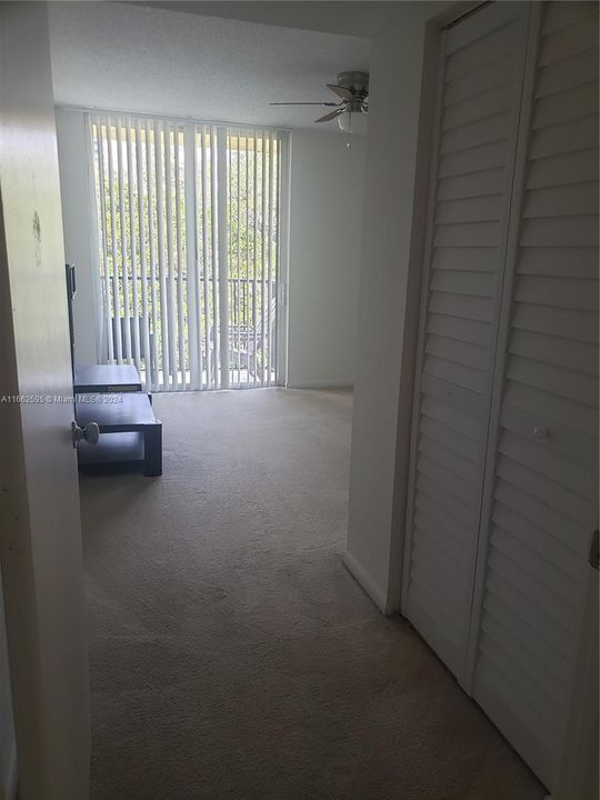 For Rent: $2,150 (1 beds, 1 baths, 816 Square Feet)