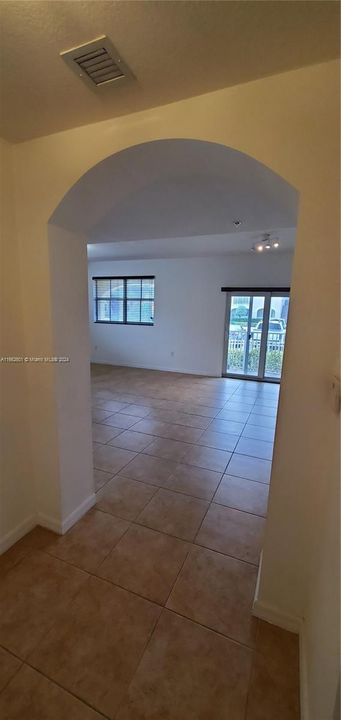 For Rent: $2,850 (3 beds, 2 baths, 1207 Square Feet)