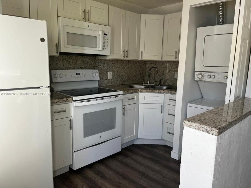 For Rent: $1,550 (1 beds, 1 baths, 1008 Square Feet)