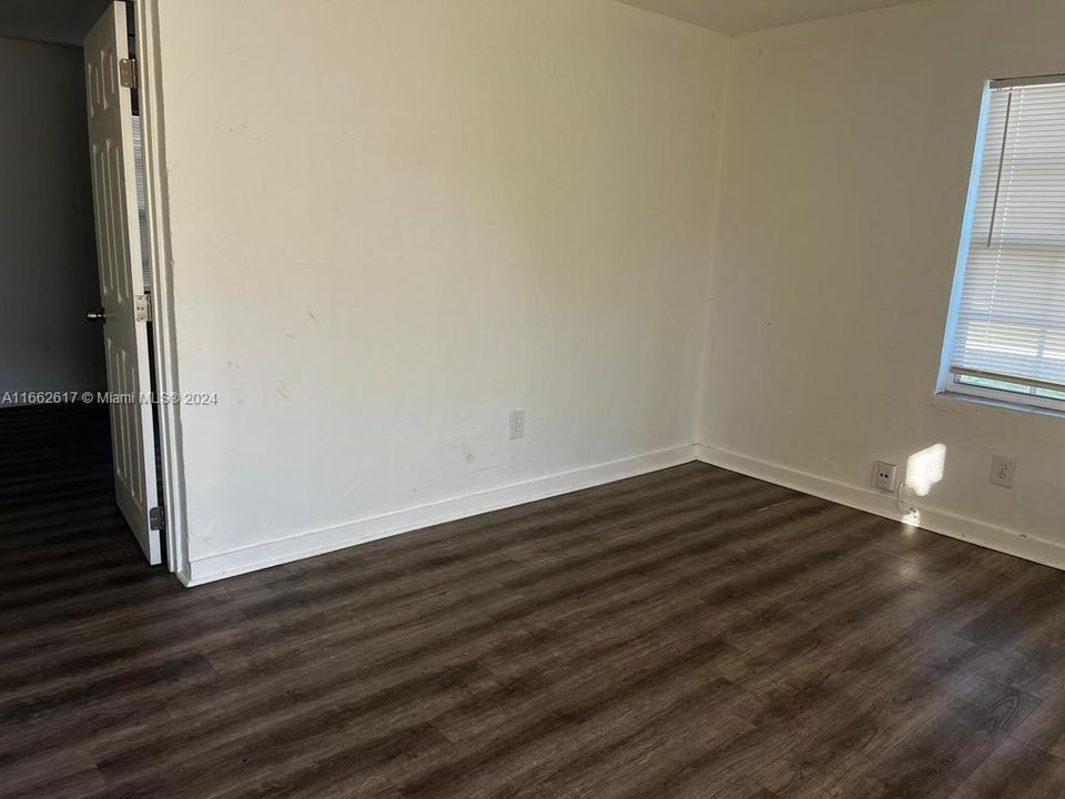 For Rent: $1,550 (1 beds, 1 baths, 1008 Square Feet)