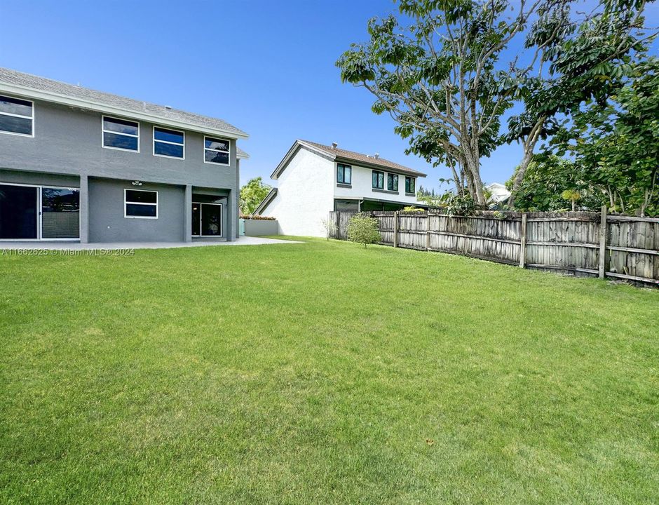 For Sale: $625,000 (3 beds, 2 baths, 1958 Square Feet)