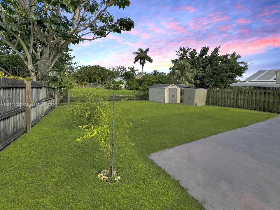 For Sale: $625,000 (3 beds, 2 baths, 1958 Square Feet)