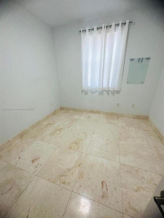 For Rent: $3,900 (3 beds, 2 baths, 1683 Square Feet)