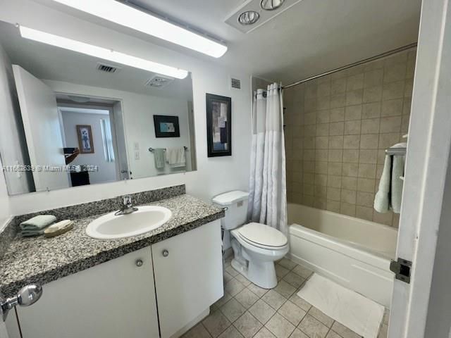 For Sale: $495,000 (1 beds, 1 baths, 905 Square Feet)