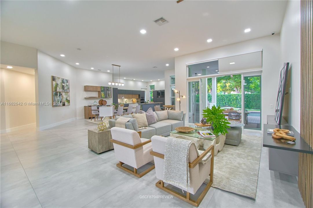 For Sale: $1,975,000 (5 beds, 4 baths, 3951 Square Feet)