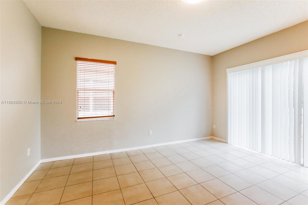 For Rent: $2,570 (3 beds, 2 baths, 1897 Square Feet)