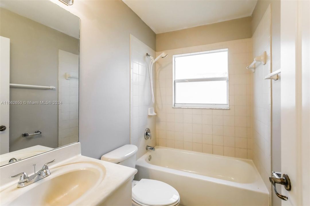 For Rent: $2,570 (3 beds, 2 baths, 1897 Square Feet)