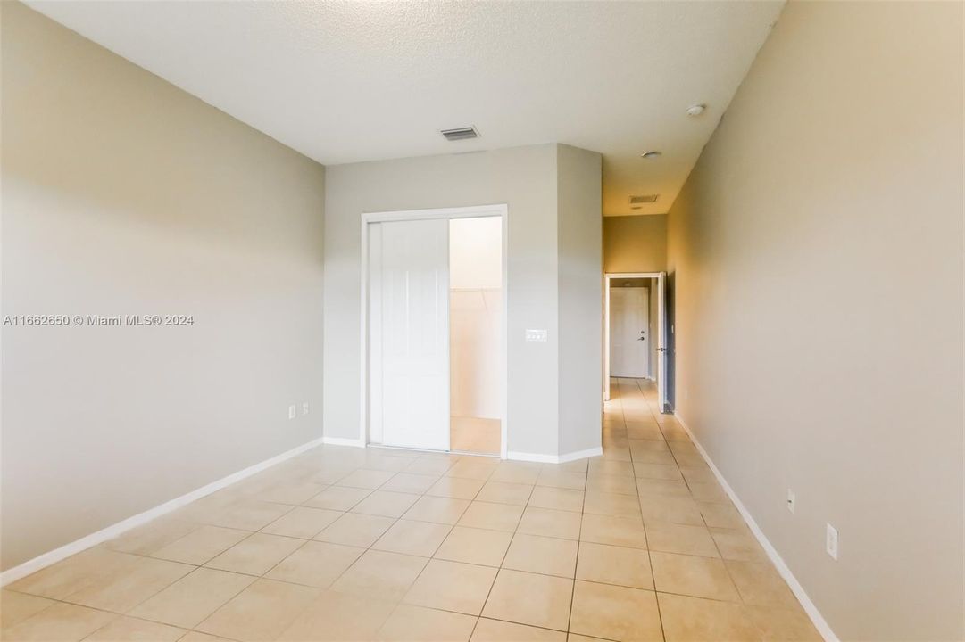 For Rent: $2,570 (3 beds, 2 baths, 1897 Square Feet)