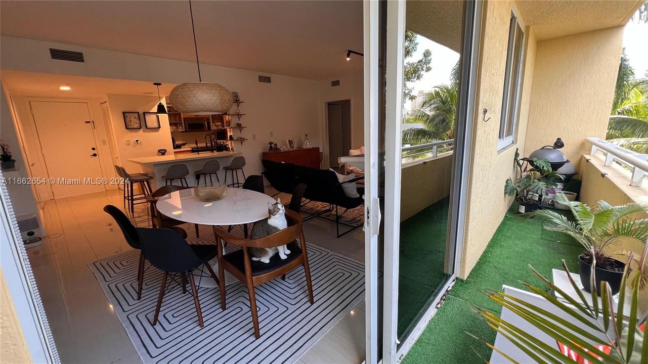 En Venta: $645,000 (3 camas, 2 baños, 1367 Pies cuadrados)