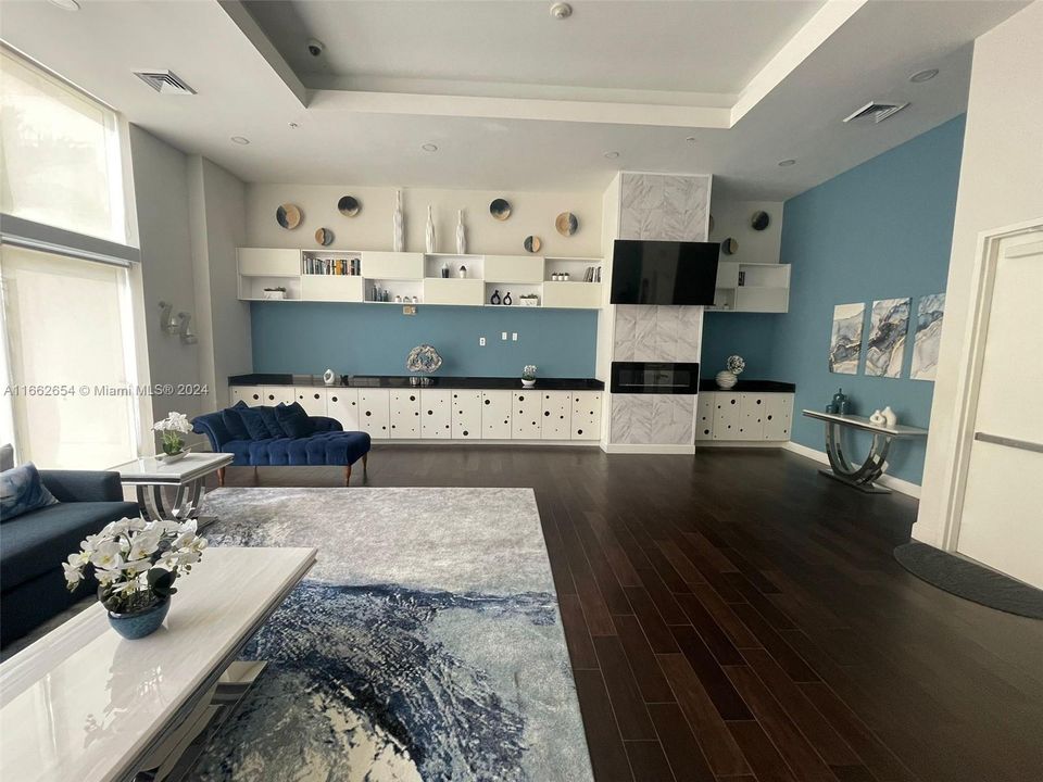 En Venta: $645,000 (3 camas, 2 baños, 1367 Pies cuadrados)