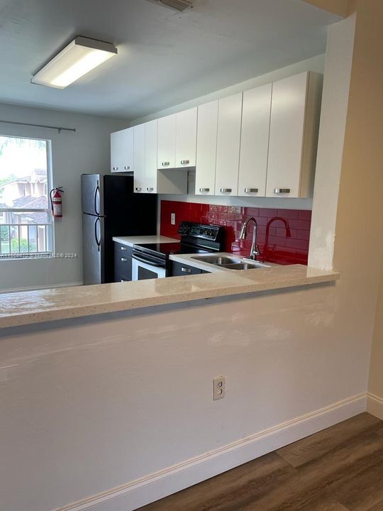 For Rent: $1,750 (1 beds, 1 baths, 800 Square Feet)