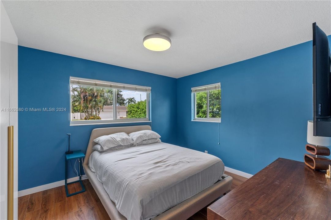 For Sale: $539,000 (2 beds, 2 baths, 1319 Square Feet)