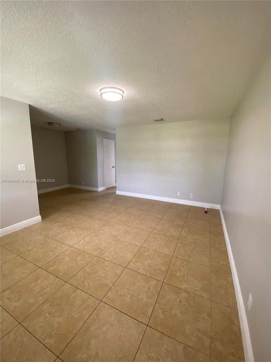 For Rent: $1,695 (1 beds, 1 baths, 0 Square Feet)